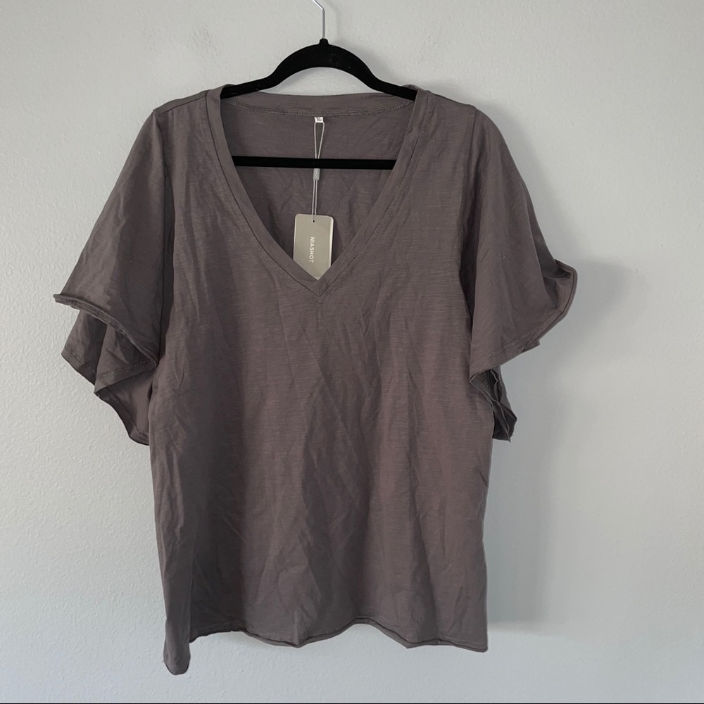 ☀️Gray t shirt with ruffle sleeve☀️